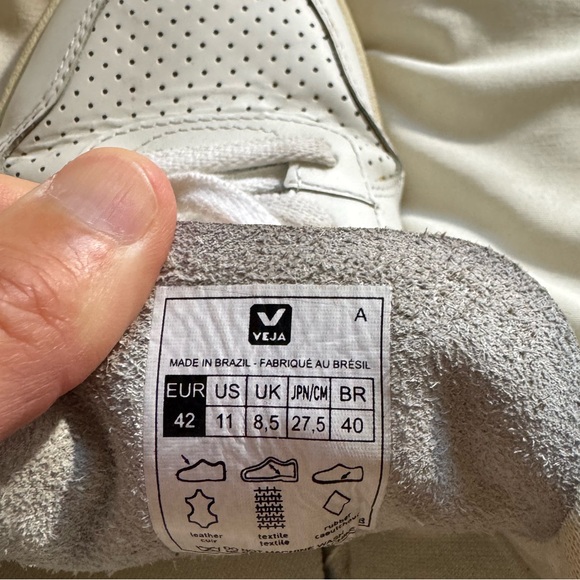 Veja White and navy womens Sneakers with Red Accent - Picture 4 of 4